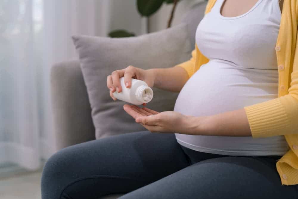 taking Tylenol while pregnant